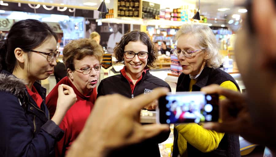 Adelaide: Central Market Early Risers Breakfast Tour - Meeting at SiSea Restaurant: start where the action begins