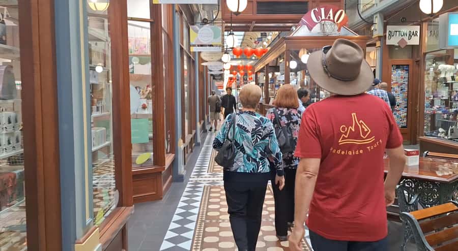 Adelaide: Guided Ultimate Walking Tour with Drink and Snack - Guides, pacing, and how to make the day easier on your feet