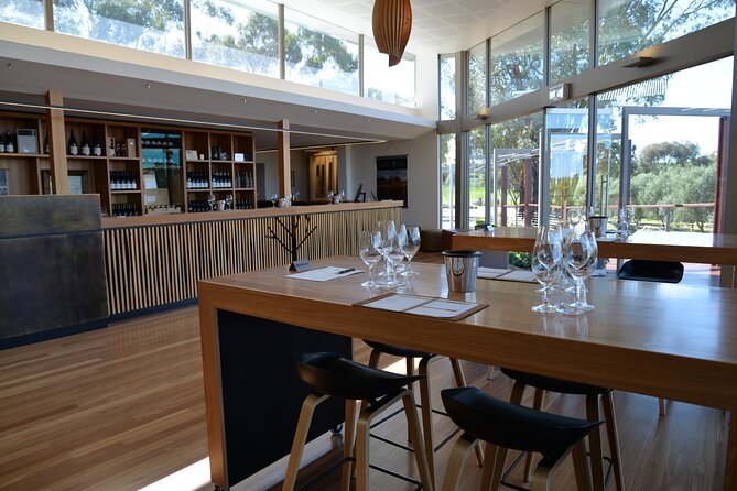 Adelaide Japanese Group Winery Day Tour in Barossa and Hahndorf - Barossa Valley Shiraz wineries: what to expect from the tastings