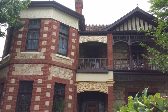 Adelaide Walking Tour: Grand Mansions and Sub-Divisions - Why North Adelaide is the best place to start a walk