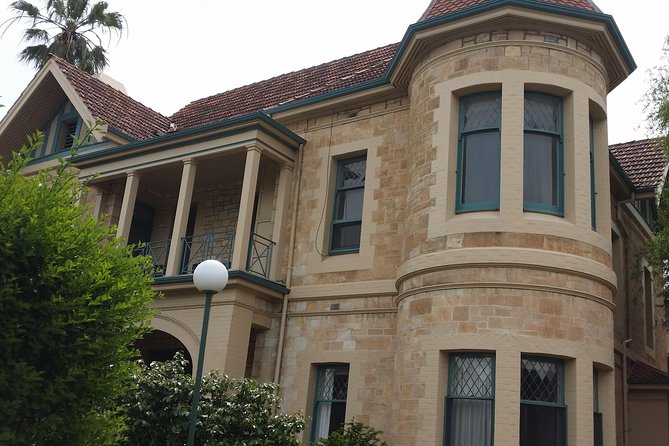 Adelaide Walking Tour: Grand Mansions and Sub-Divisions - The guides: why the storytelling feels clear