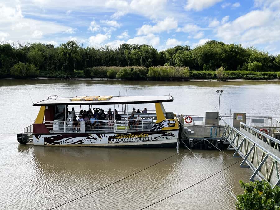 Darwin: Jumping Crocodile Cruise - Darwin pickup and the small things that prevent stress