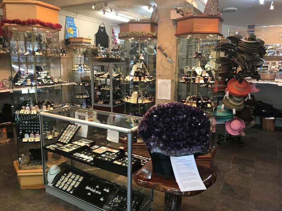 From Adelaide: Barossa to Hahndorf Wine Tasting and Lunch - Hahndorf: German village strolling with real free time