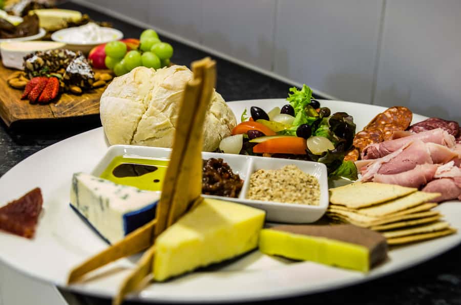 McLaren Vale: Small Group Wine Tour (Includes Lunch) - How the tasting day actually works: 4 to 5 cellar doors, plus lunch