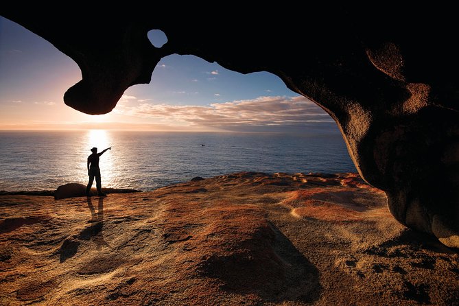 One Day Kangaroo Island Highlights Tour - Remarkable Rocks: colors, textures, and quick wandering time