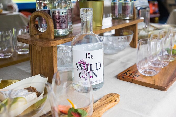 Picnic and Wine Tasting Experience in the Barossa Valley - The wine perks: the bottle, the keep-sake glasses, and your pacing