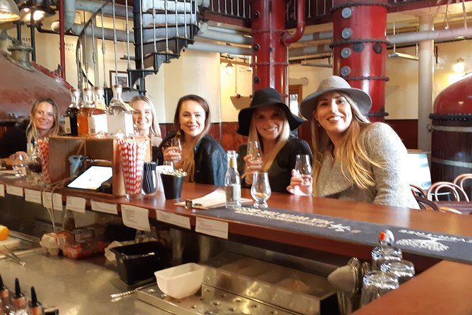 Tipple of Gin Experience Tour - Three boutique wineries plus lunch: how the day flows
