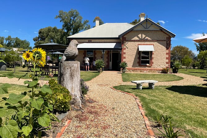 Wine Tasting and Lunch Private Tour in McLaren Vale - Cellar door stop #1: standard tasting with a regional intro (about 1 hour)
